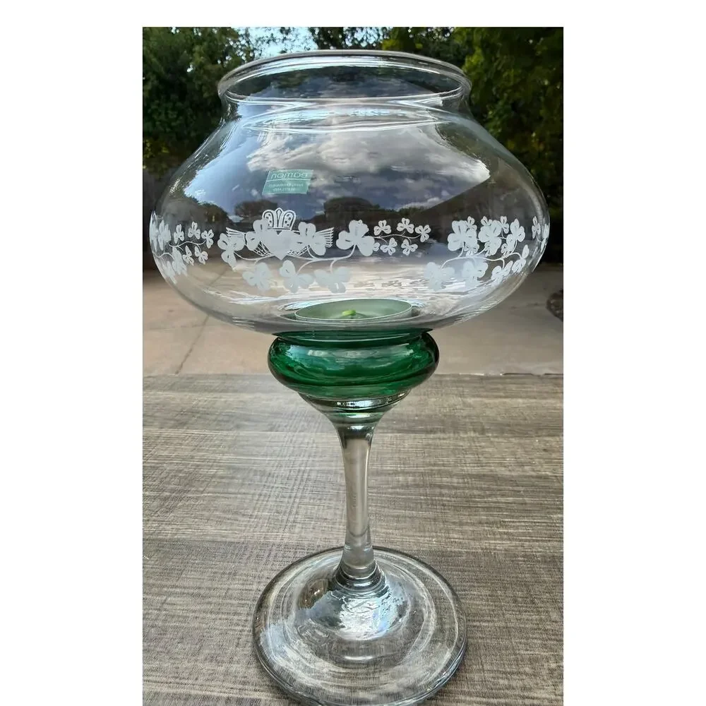 Vintage Eamon Glass Ireland Claddagh Hand Engraved 7.5